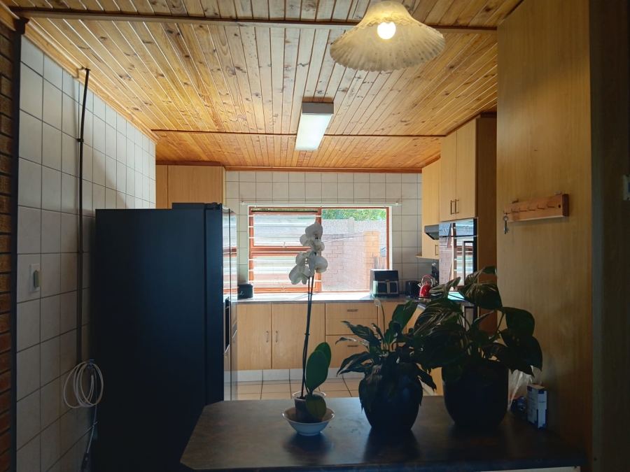 To Let 3 Bedroom Property for Rent in Dana Bay Western Cape